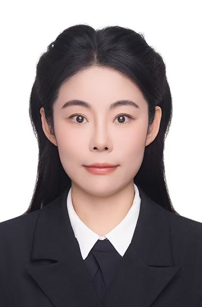 丁钰 